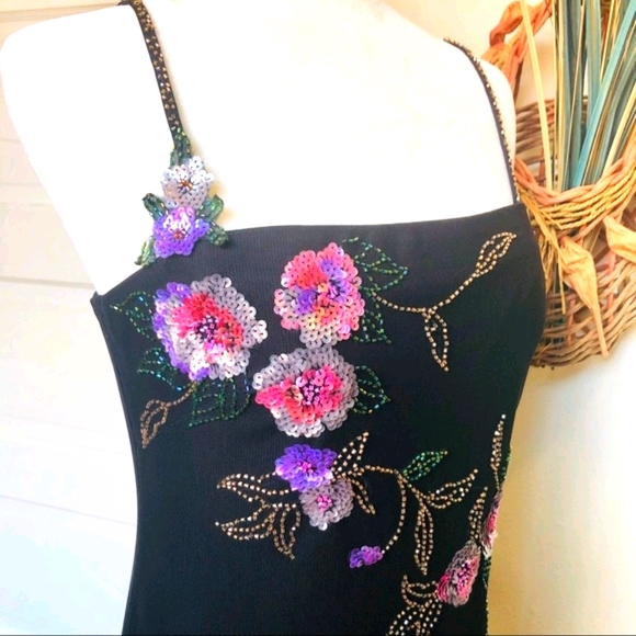 JS Boutique Dresses & Skirts - Stunning JS Boutique Beaded Floral Cocktail  Sz 12